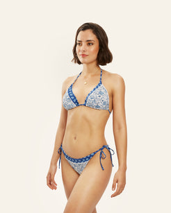 Bikini de dos piezas con estampado floral azul y blanco